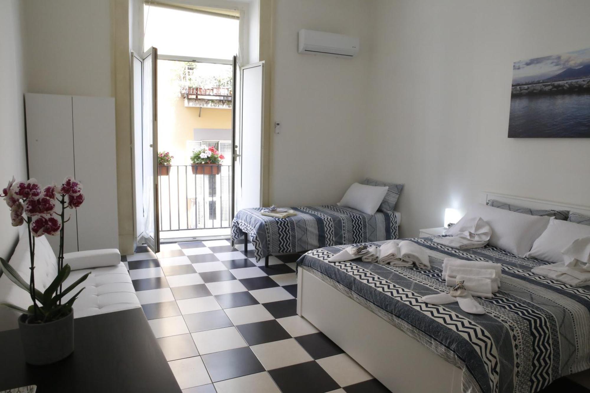 Mb Napoles Intera Casa Apartment Екстериор снимка