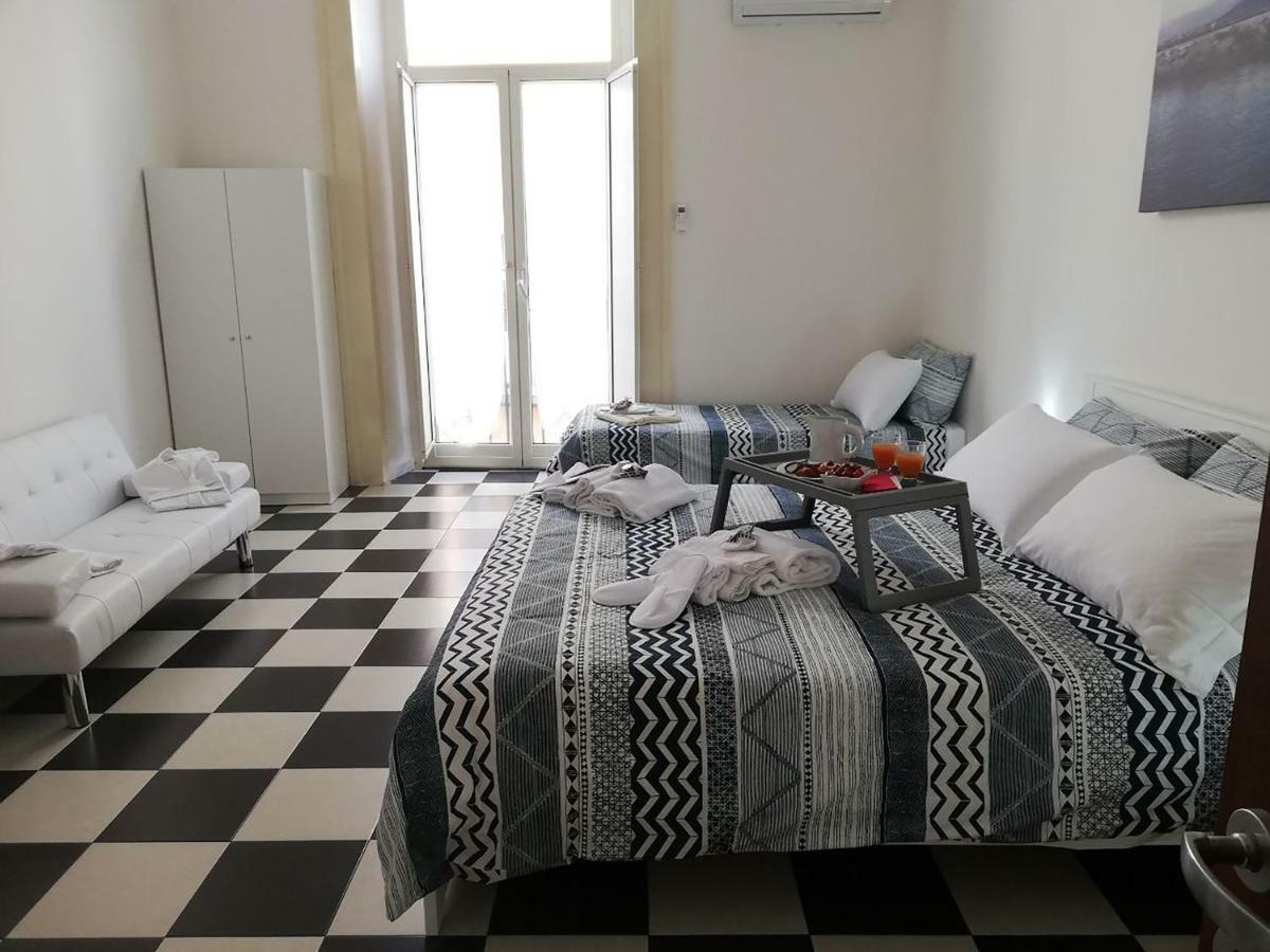 Mb Napoles Intera Casa Apartment Екстериор снимка